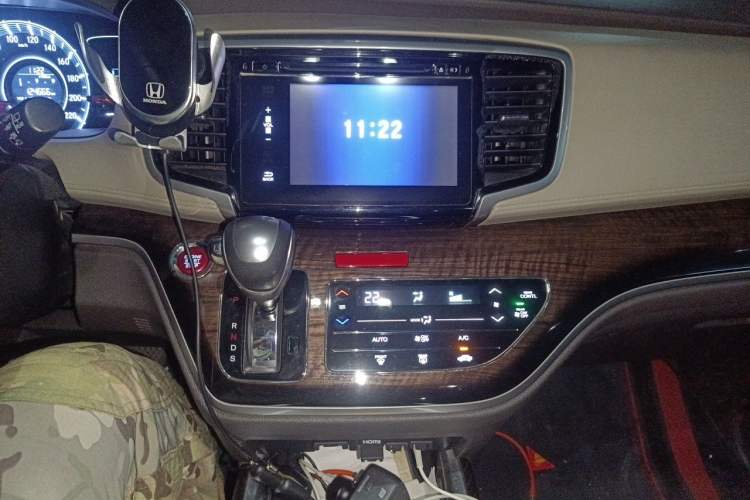 Used Honda Odyssey 2015 Revised 2.4L Luxury Edition Audio And AC Panel