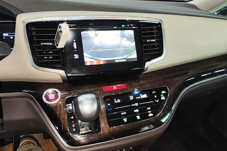 Used Honda Odyssey 2015 2.4L Smart Edition Audio And AC Panel