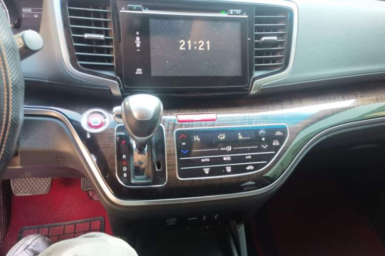 Used Honda Odyssey 2015 Updated Version 2.4L Smart Edition Audio And AC Panel