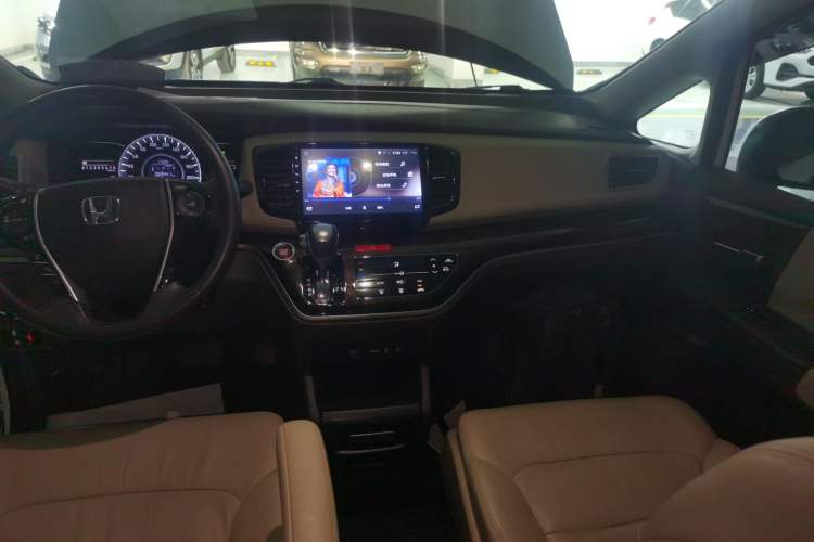 Used Honda Odyssey 2015 Updated Version 2.4L Smart Edition Audio And AC Panel