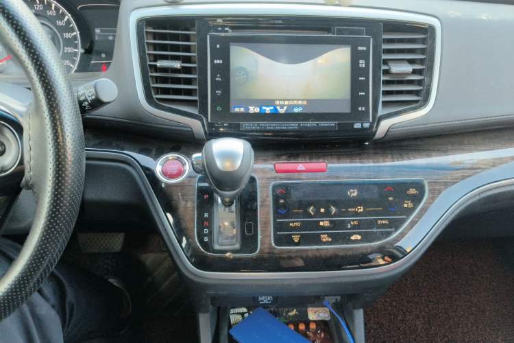 Used Honda Odyssey 2015 Revised Version 2.4L Supreme Edition Audio And AC Panel