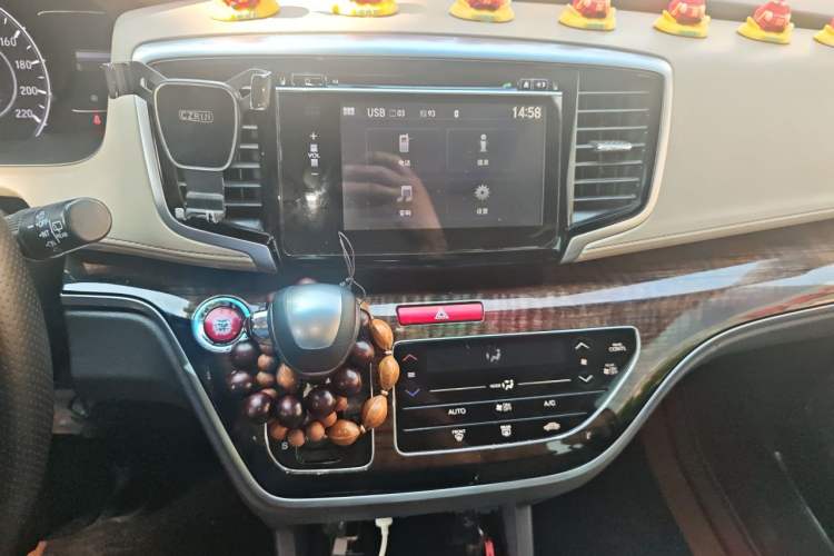 Used Honda Odyssey 2015 Revised 2.4L Luxury Edition Audio And AC Panel