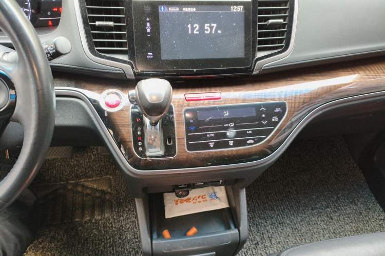 Used Honda Odyssey 2015 Updated Version 2.4L Smart Edition Audio And AC Panel
