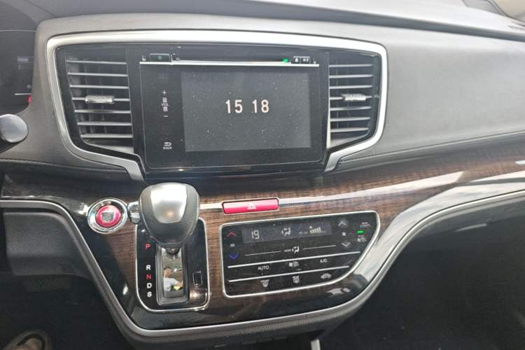 Used Honda Odyssey 2015 2.4L Smart Edition Audio And AC Panel