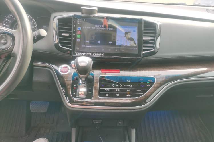 Used Honda Odyssey 2015 Revised Version 2.4L Supreme Edition Audio And AC Panel