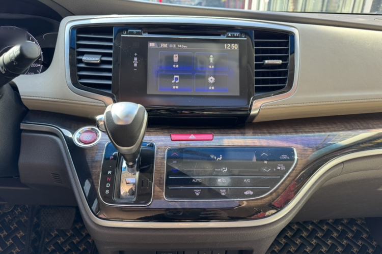 Used Honda Odyssey 2015 2.4L Smart Edition Audio And AC Panel