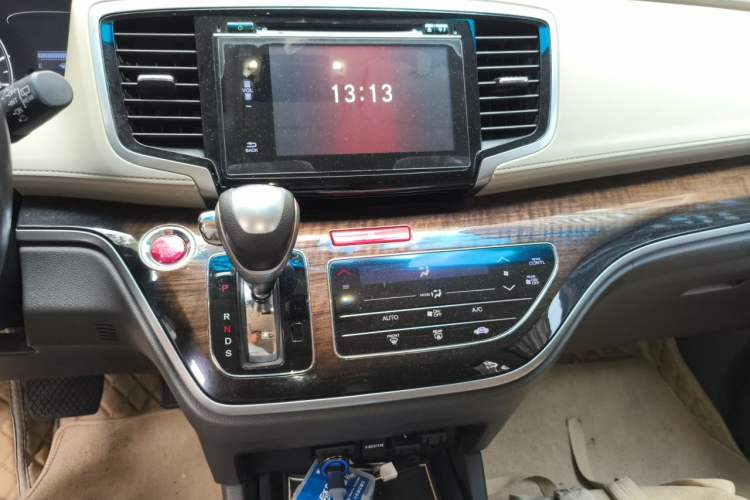 Used Honda Odyssey 2015 2.4L Smart Edition Audio And AC Panel