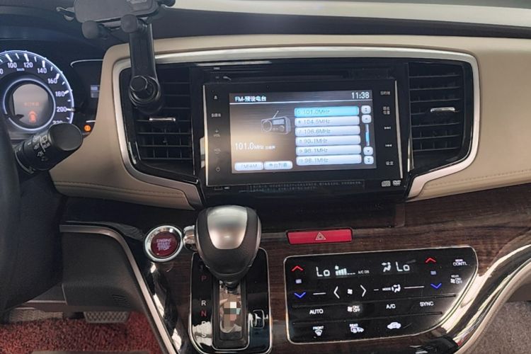 Used Honda Odyssey 2015 Revised Version 2.4L Supreme Edition Audio And AC Panel