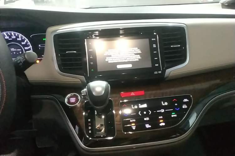 Used Honda Odyssey 2015 2.4L Supreme Edition Audio And AC Panel
