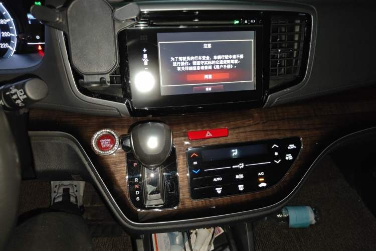 Used Honda Odyssey 2015 Updated Version 2.4L Smart Edition Audio And AC Panel