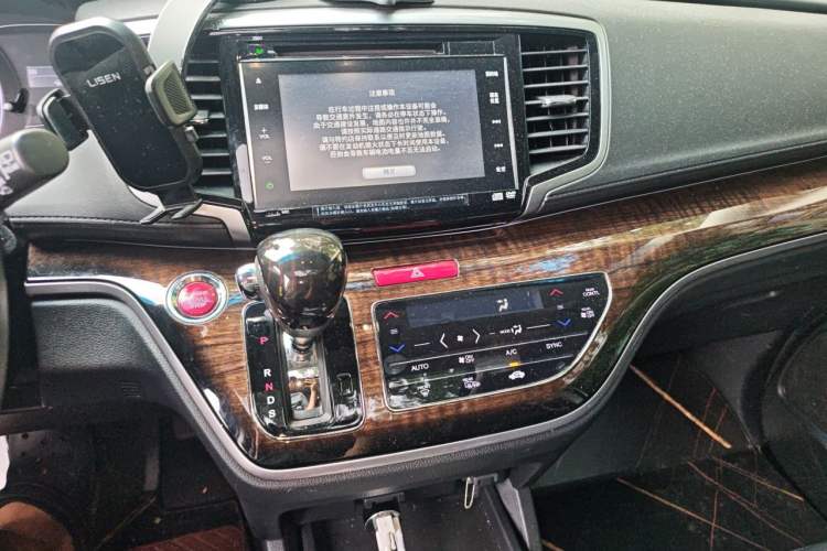 Used Honda Odyssey 2015 2.4L Supreme Edition Audio And AC Panel