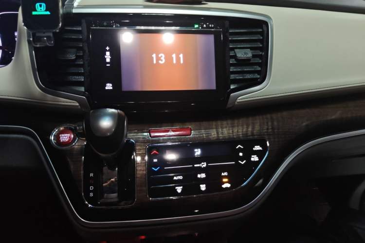 Used Honda Odyssey 2015 Updated Version 2.4L Smart Edition Audio And AC Panel