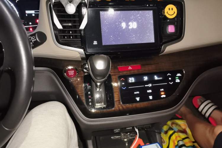 Used Honda Odyssey 2015 2.4L Smart Edition Audio And AC Panel