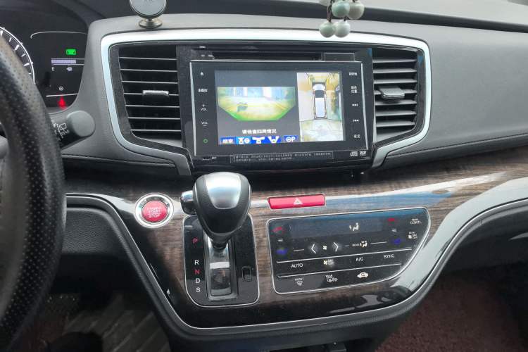 Used Honda Odyssey 2015 Revised Version 2.4L Supreme Edition Audio And AC Panel