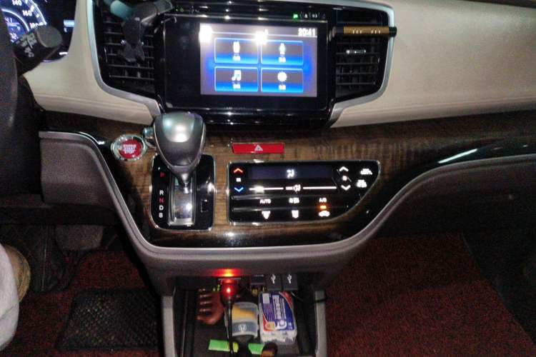 Used Honda Odyssey 2015 Revised 2.4L Luxury Edition Audio And AC Panel