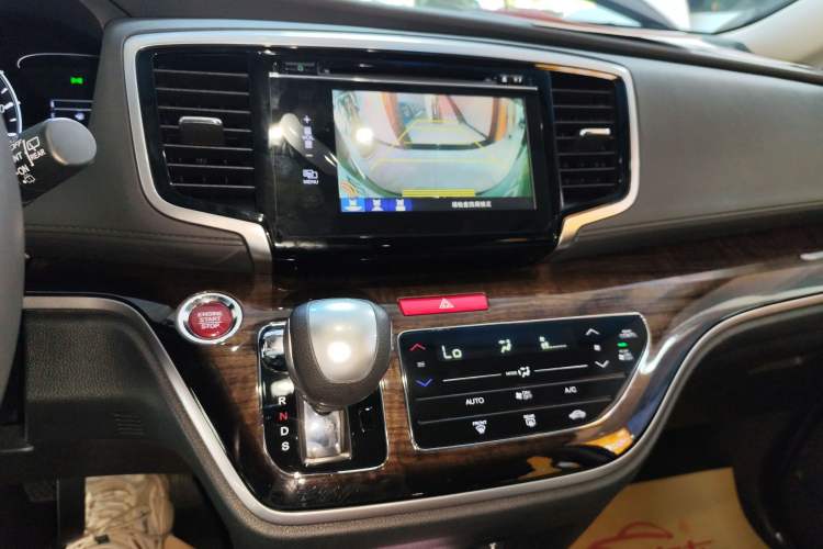 Used Honda Odyssey 2015 Updated Version 2.4L Smart Edition Audio And AC Panel