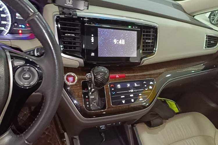 Used Honda Odyssey 2015 2.4L Smart Edition Audio And AC Panel