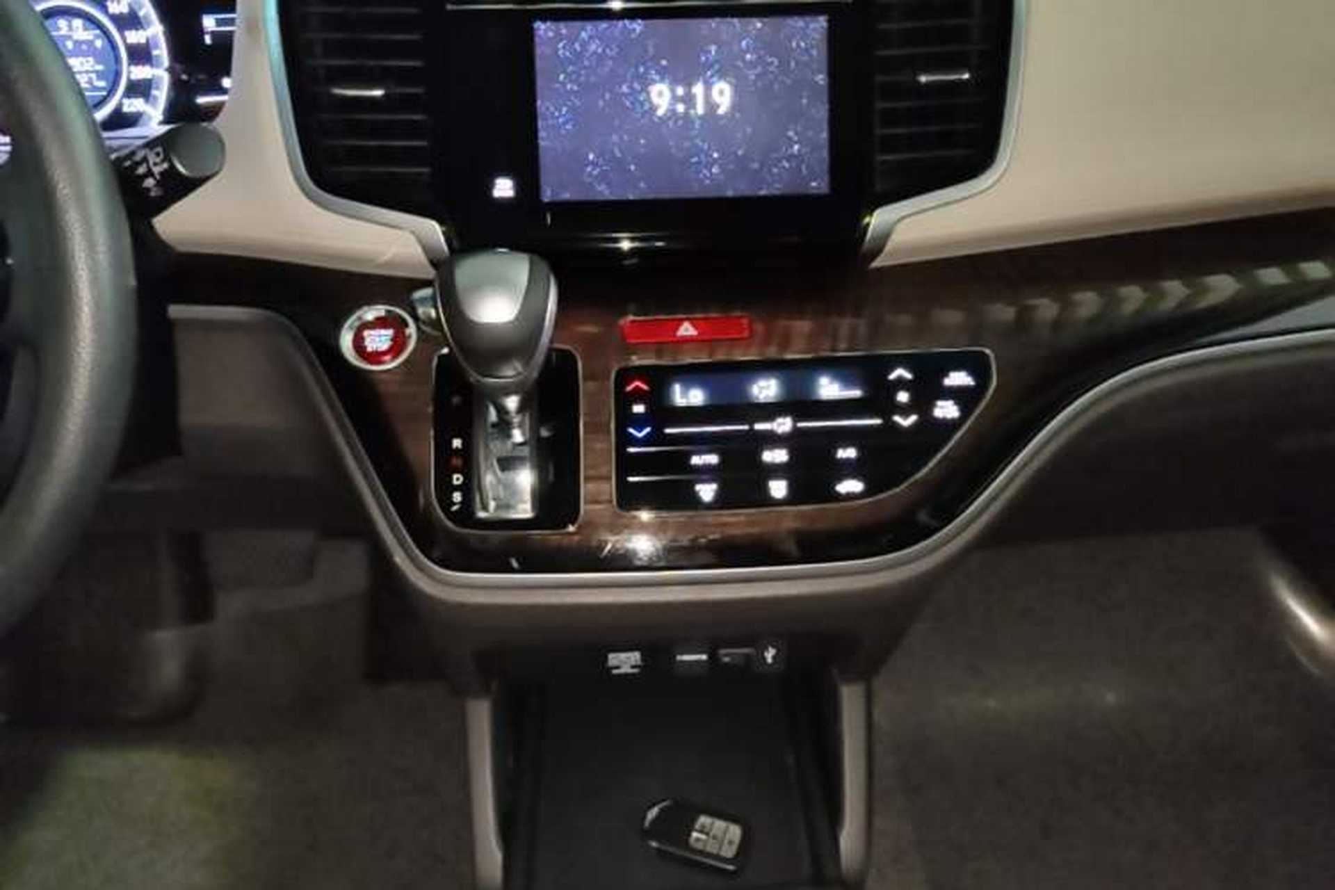 Used Honda Odyssey 2015 Revised 2.4L Luxury Edition Audio And AC Panel