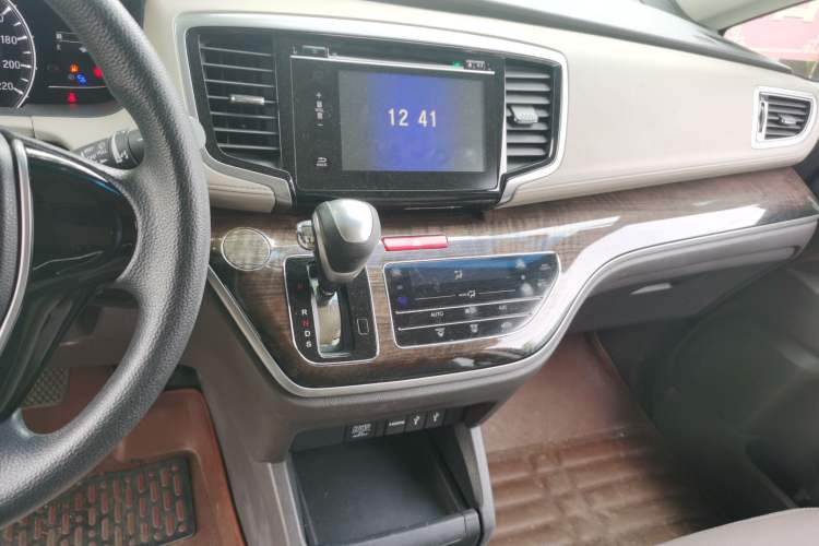 Used Honda Odyssey 2015 2.4L Comfort Edition Audio And AC Panel