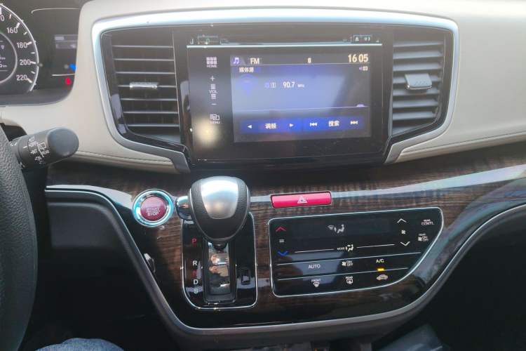 Used Honda Odyssey 2015 2.4L Luxury Edition Audio And AC Panel