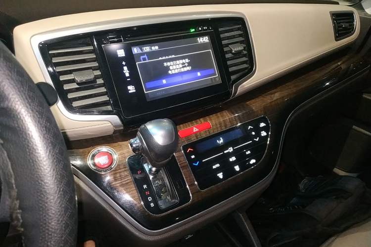 Used Honda Odyssey 2015 Revised 2.4L Luxury Edition Audio And AC Panel