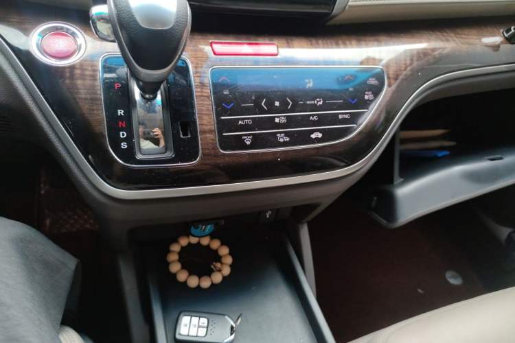 Used Honda Odyssey 2015 2.4L Supreme Edition Audio And AC Panel