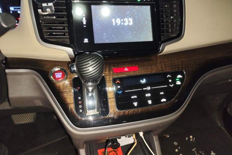 Used Honda Odyssey 2015 Revised 2.4L Luxury Edition Audio And AC Panel