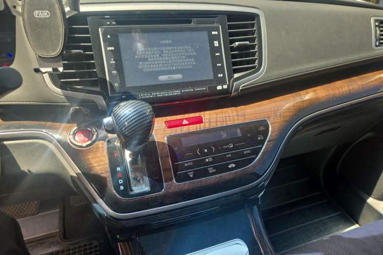 Used Honda Odyssey 2015 Revised Version 2.4L Supreme Edition Audio And AC Panel