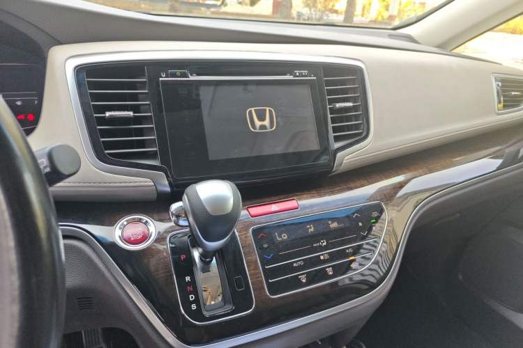 Used Honda Odyssey 2015 2.4L Luxury Edition Audio And AC Panel