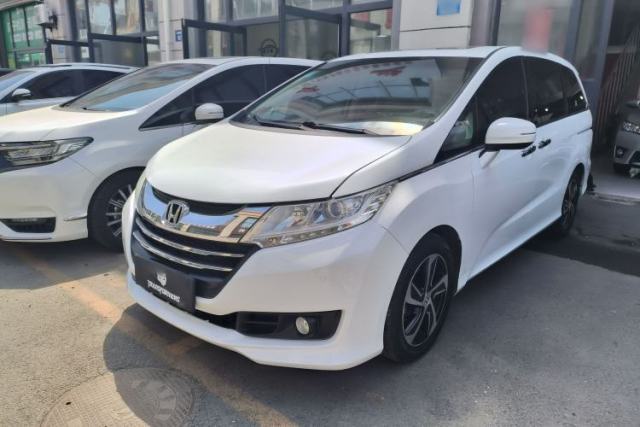 Honda Odyssey 2015 Revised 2.4L Luxury Edition usata