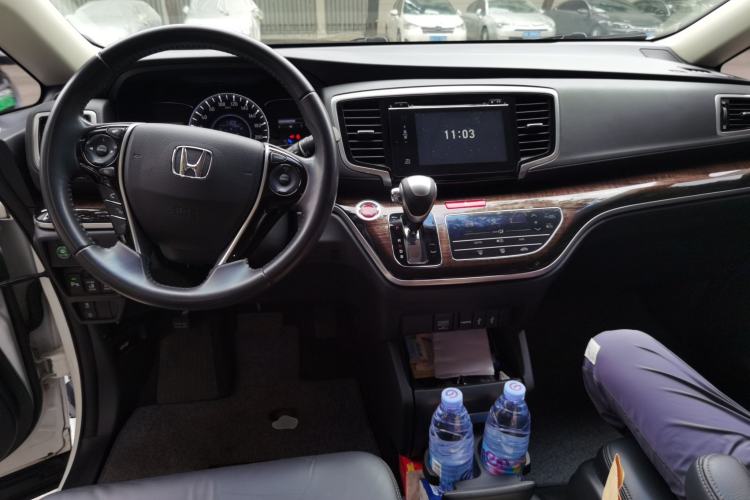 Used Honda Odyssey 2015 Updated Version 2.4L Smart Edition Center Console
