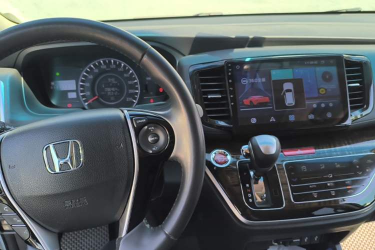 Used Honda Odyssey 2015 Updated Version 2.4L Smart Edition Center Console