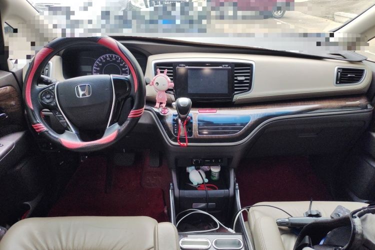 Used Honda Odyssey 2015 Revised 2.4L Luxury Edition Center Console