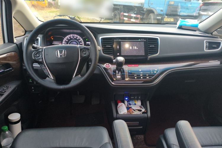 Used Honda Odyssey 2015 Updated Version 2.4L Smart Edition Center Console