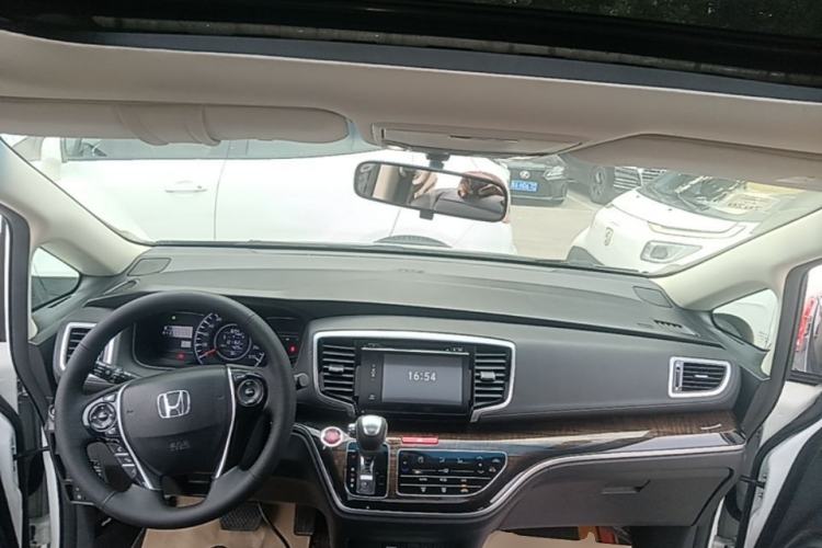 Used Honda Odyssey 2015 Updated Version 2.4L Smart Edition Center Console