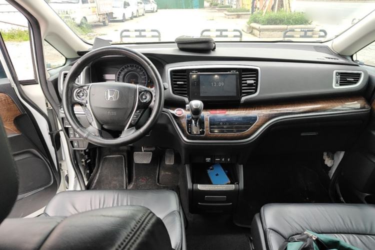 Used Honda Odyssey 2015 2.4L Prestige Edition Center Console