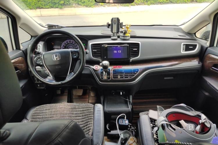 Used Honda Odyssey 2015 2.4L Smart Edition Center Console