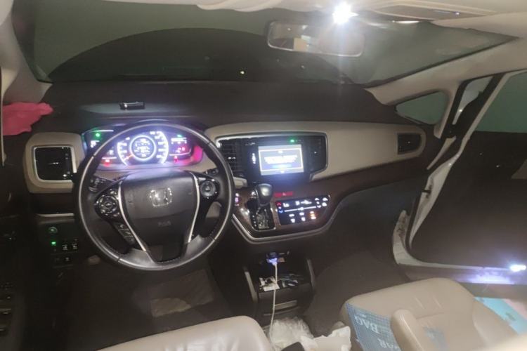 Used Honda Odyssey 2015 2.4L Luxury Edition Center Console
