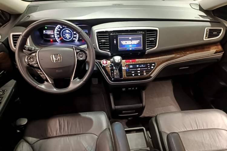 Used Honda Odyssey 2015 Updated Version 2.4L Smart Edition Center Console