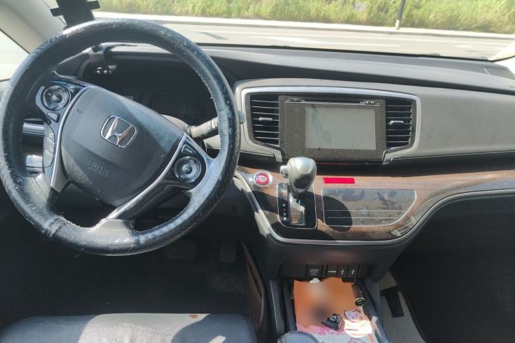 Used Honda Odyssey 2015 Updated Version 2.4L Smart Edition Center Console