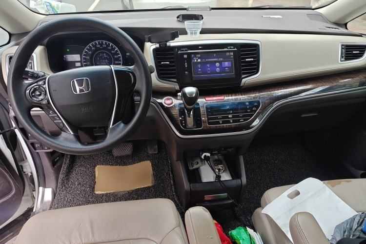Used Honda Odyssey 2015 Revised 2.4L Luxury Edition Center Console