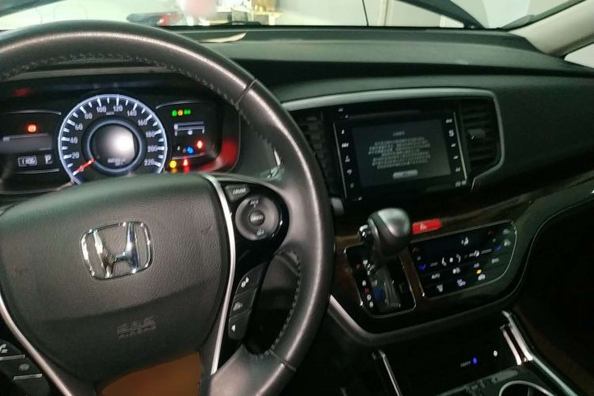 Used Honda Odyssey 2015 2.4L Supreme Edition Center Console