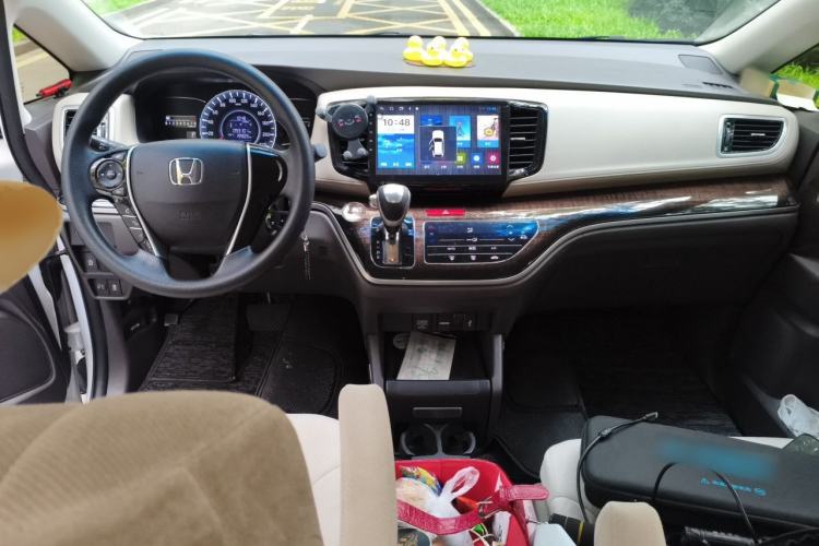 Used Honda Odyssey 2015 2.4L Comfort Edition Center Console