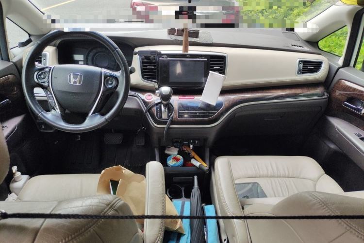 Used Honda Odyssey 2015 2.4L Smart Edition Center Console