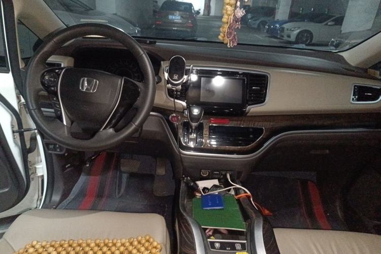 Used Honda Odyssey 2015 Revised 2.4L Luxury Edition Center Console