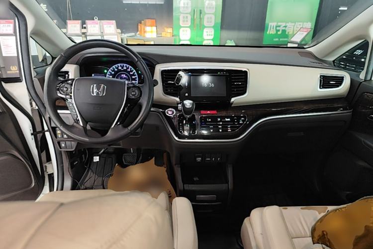 Used Honda Odyssey 2015 2.4L Smart Edition Center Console