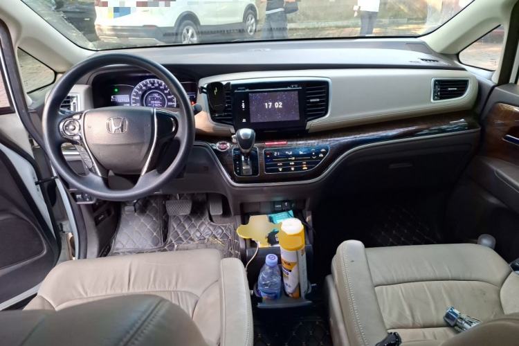 Used Honda Odyssey 2015 Revised 2.4L Luxury Edition Center Console