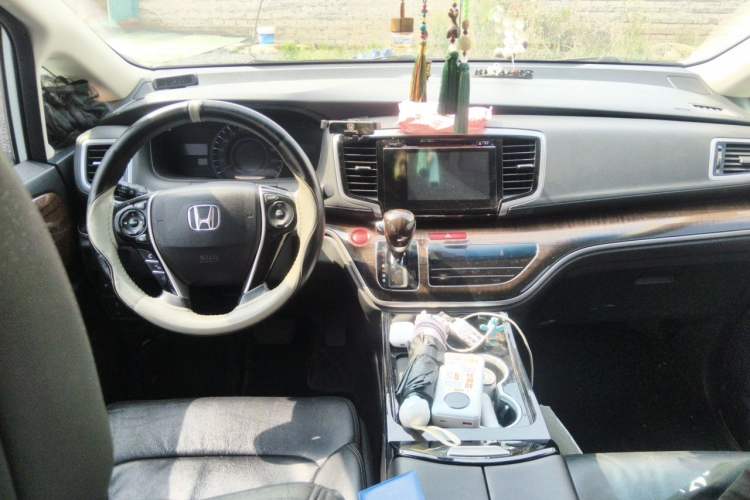 Used Honda Odyssey 2015 Updated Version 2.4L Smart Edition Center Console