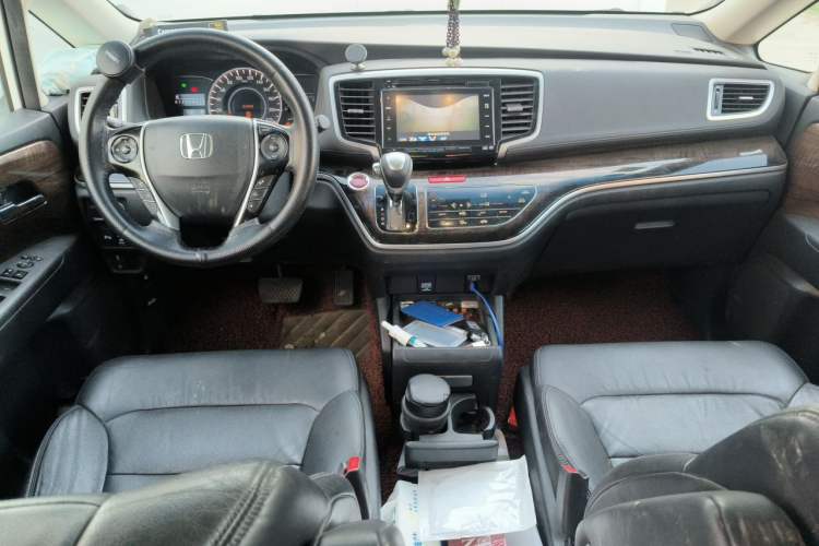 Used Honda Odyssey 2015 Revised Version 2.4L Supreme Edition Center Console