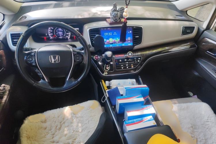 Used Honda Odyssey 2015 Updated Version 2.4L Smart Edition Center Console